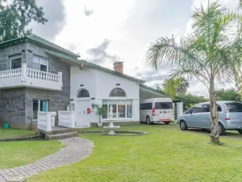 ATENCION INVERSORES. OPORTUNIDAD CASA EN COUNTRY A 190.000 DOLARES DE CONTADO. 330 mts cub y 880 lote. O ENTREGA 120.000 DOL  Y 36 CTAS  5000 DOL, APTA CREDITO BANCARIO, POSIB DE PERMUTA MENOR VALOR,4 HABIT, 1 EN SUITE CON JACUZZI, QUINCHO,