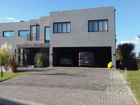 Casa en venta 5 ambientes - San Matías