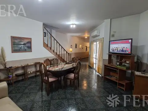 Venta de PH 3 ambientes con patio y parrilla en Liniers