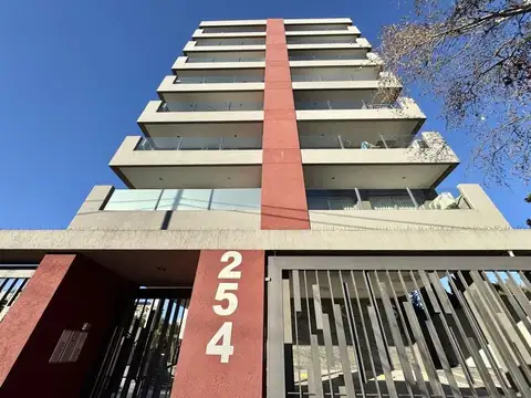 Departamento 2 ambientes con cochera.