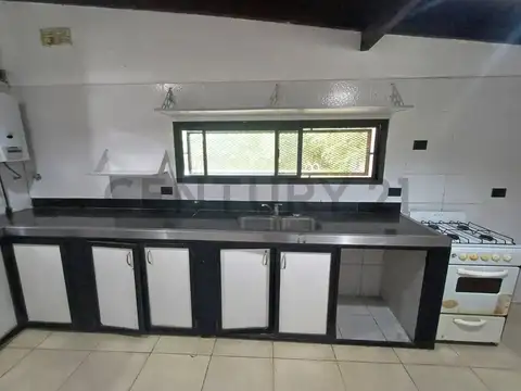 Casa en Venta con 3 cocheras