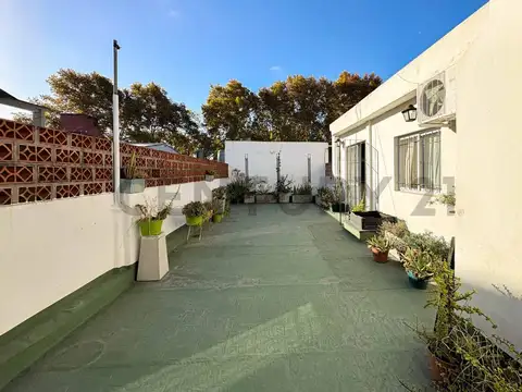 Casa 6 ambientes con 2 baños