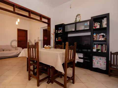 Venta Casa interna de pasillo de 3 Dormitorios en Jorge Cura, Rosario