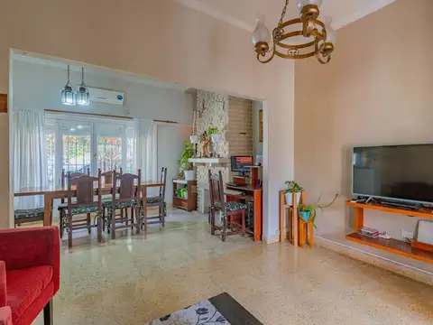 Casa en Venta con 1 cochera