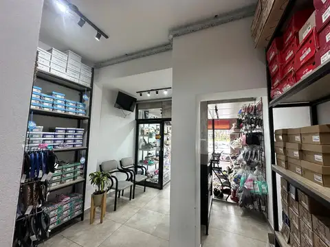 Local en Venta en Ciudad Jardín del Palomar, USD 205.000