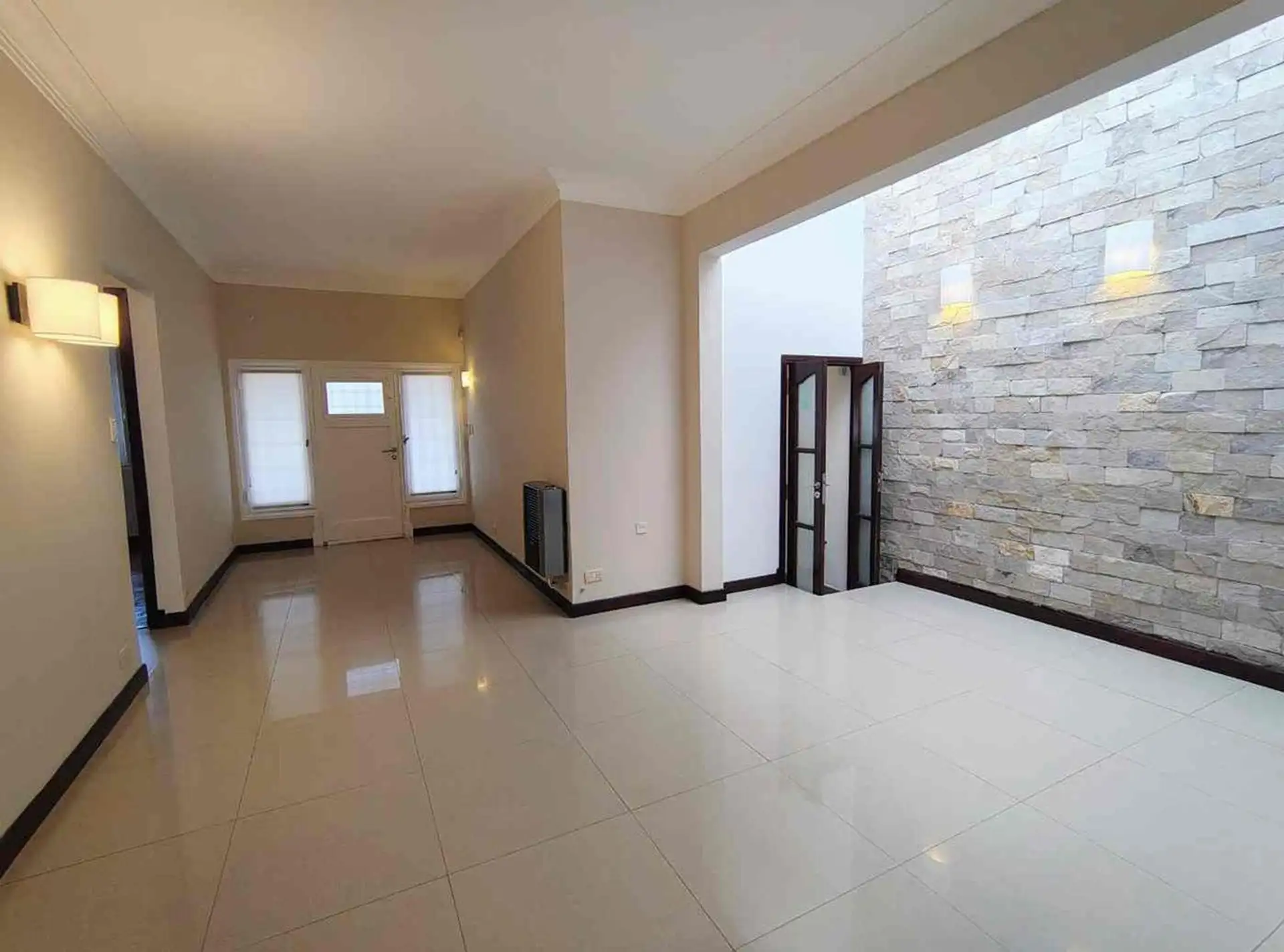 VENTA CASA 3 AMBIENTES CON GARAGE CHAUVIN
