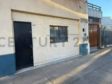 Venta local comercial con entrada independiente en Mataderos – Gran potencial de refacción