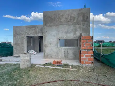 Casa a terminar en venta - 2 Dormitorios 1 Baño - Cochera - 300Mts2 - General Rodríguez