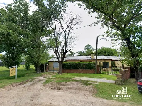 Venta / permuta - Casa 3 dormitorios con piscina - Los Solares, Funes.
