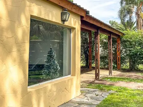 Casa 6 ambientes con 2 baños