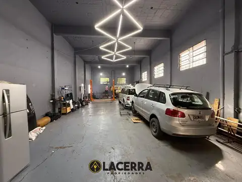 Galpon en Venta 33  mts Fondo