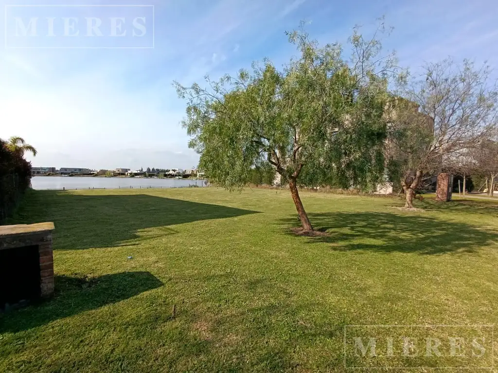 Lote en venta a La Laguna en San Gabriel, Villanueva.