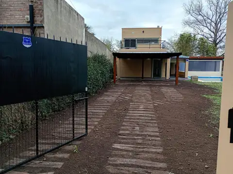 Casa en Alquiler en Funes, $ 1.100.000