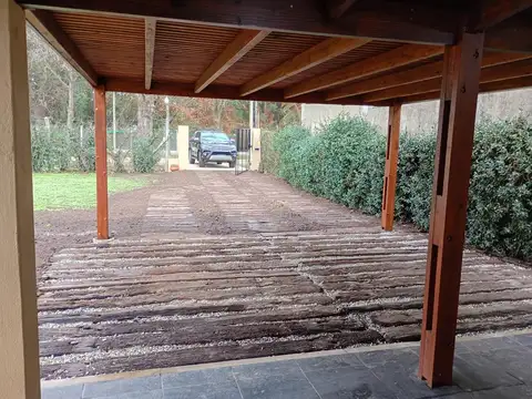 Casa en Alquiler con 1 cochera