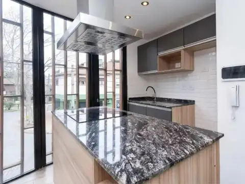 Departamento en Alquiler en Adrogue, $ 890.000