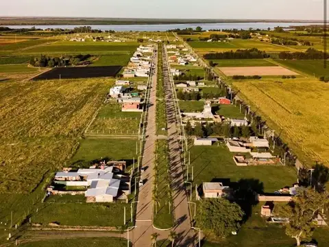 Venta dos lotes con pileta en TDS Ciudad Náutica 