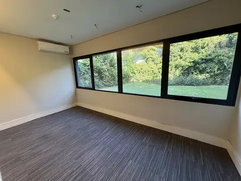 Oficina en Alquiler en Lomas de San Isidro, USD 3.200