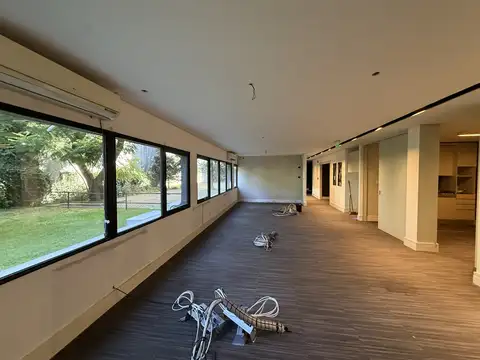 San Vladimiro 3000, Piso pb