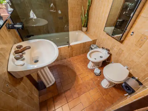 Casa | 5 Ambientes 3 baños  | Fondo Libre | Apto Credito | Ramos Mejía