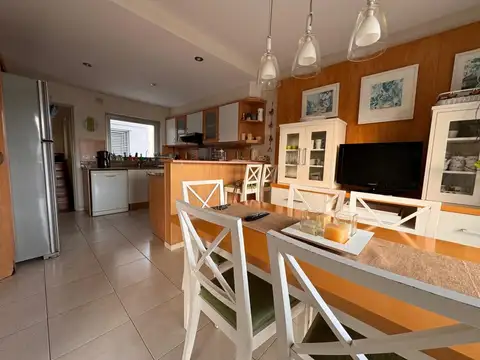 Departamento 5 ambientes con 3 baños