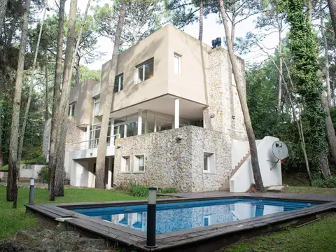 En Cariló | Casa Ñandú y Ciprés