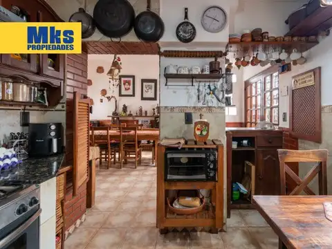 Apto Financiación. Venta. Ph. 3 Dormitorios. Terraza y Balcon. Barracas.
