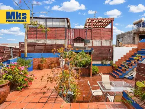 Apto Financiación. Venta. Ph. 3 Dormitorios. Terraza y Balcon. Barracas.
