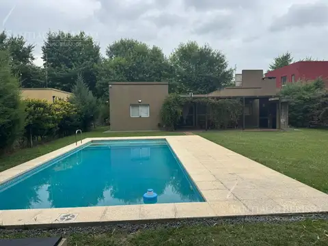 Casa en Alquiler en Countries y Barrios Cerrados en Exaltacion de la Cruz, $ 1.800.000