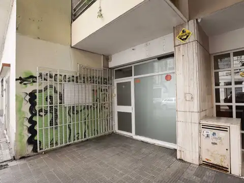 LOCAL COMERCIAL  EN VENTA CON PATIO, BARRIO MARTIN