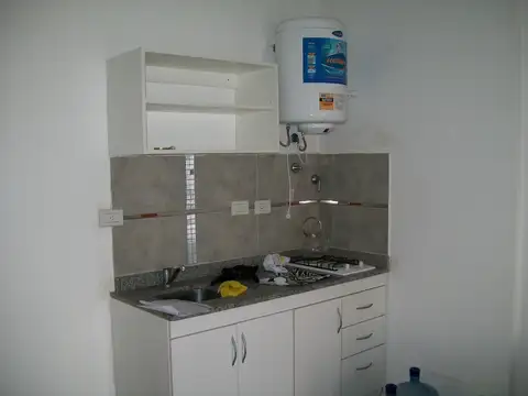 Departamento en Alquiler en Monte Castro, $ 390.000