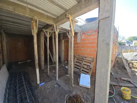 Casa 3 ambientes con 1 baño
