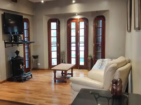 Casa 6 ambientes con 4 baños