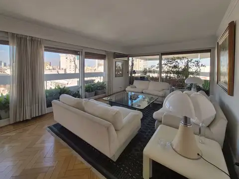 Departamento en Venta con 3 cocheras