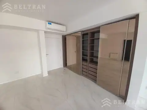 Loft amplio en Oasis del Yacht.