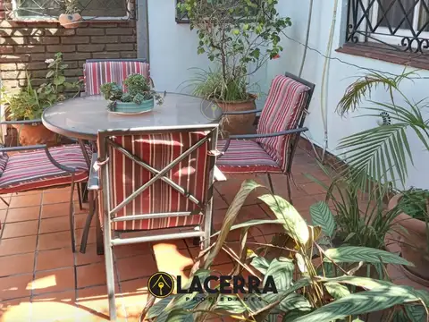 Casa en Venta con 4 cocheras