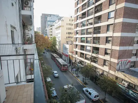 3 Ambientes con Balcón al Frente en alquiler