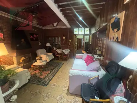 Casa 6 ambientes con cochera LANUS CENTRO APTO CREDITO