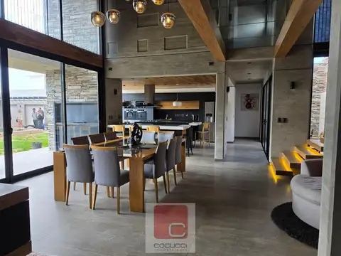 COCUCCI INMOBILIARIA VENDE casa en Maipu
