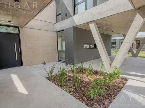 Casa en Venta al Este