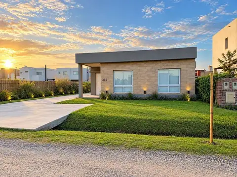 Casa en Venta en Laguna Azul, USD 124.000