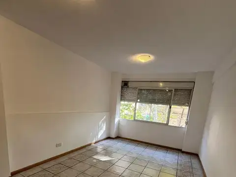 Departamento en Alquiler en Nuestra Señora De Lourdes, $ 250.000
