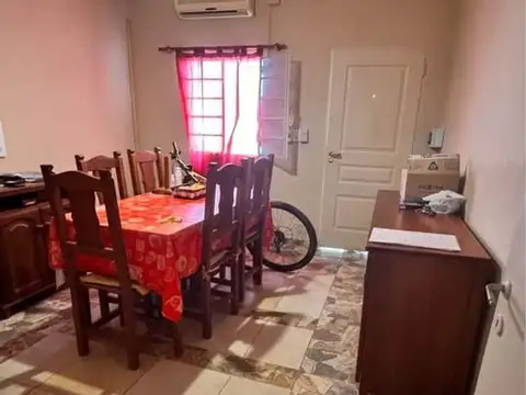 vendo o permuto casa interna en calle españa. 