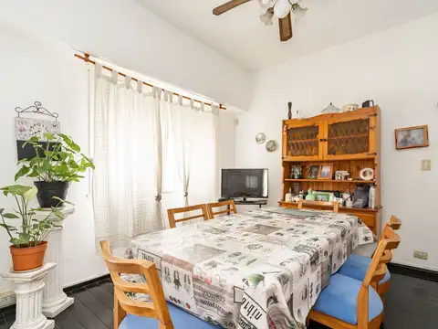 Depto Tipo Casa 4 ambientes con 2 baños