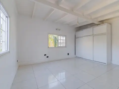 Depto Tipo Casa 4 ambientes con 2 baños