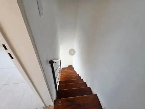 Depto Tipo Casa en Alquiler con 1 cocheras