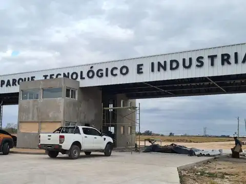 Intepark  Avenida 33 Y Calle 165