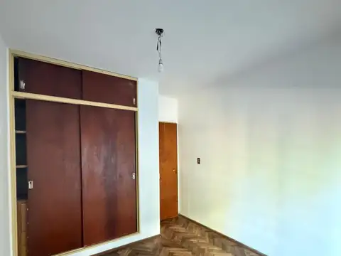 Departamento en Alquiler en Abasto, $ 400.000