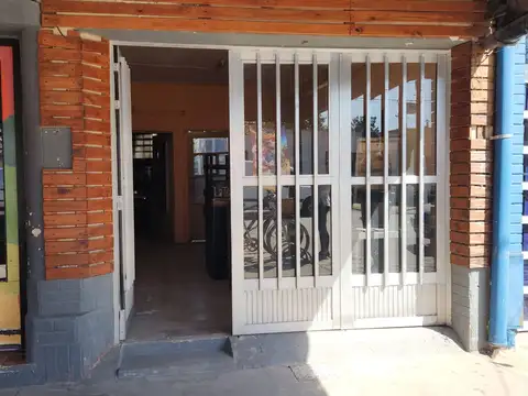 VENTA LOCAL COMERCIAL Y DOS VIVIENDAS A REMODELAR