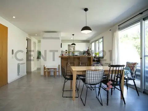 Casa en Venta en Manuel B Gonnet, USD 185.000