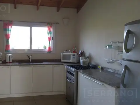 Casa en Alquiler con 4 cocheras